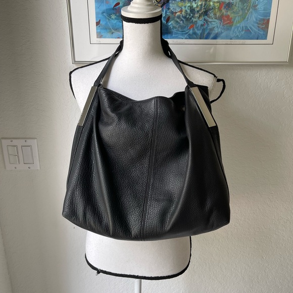 Vince Camuto Handbags - Vince camuto brody leather black handbag purse